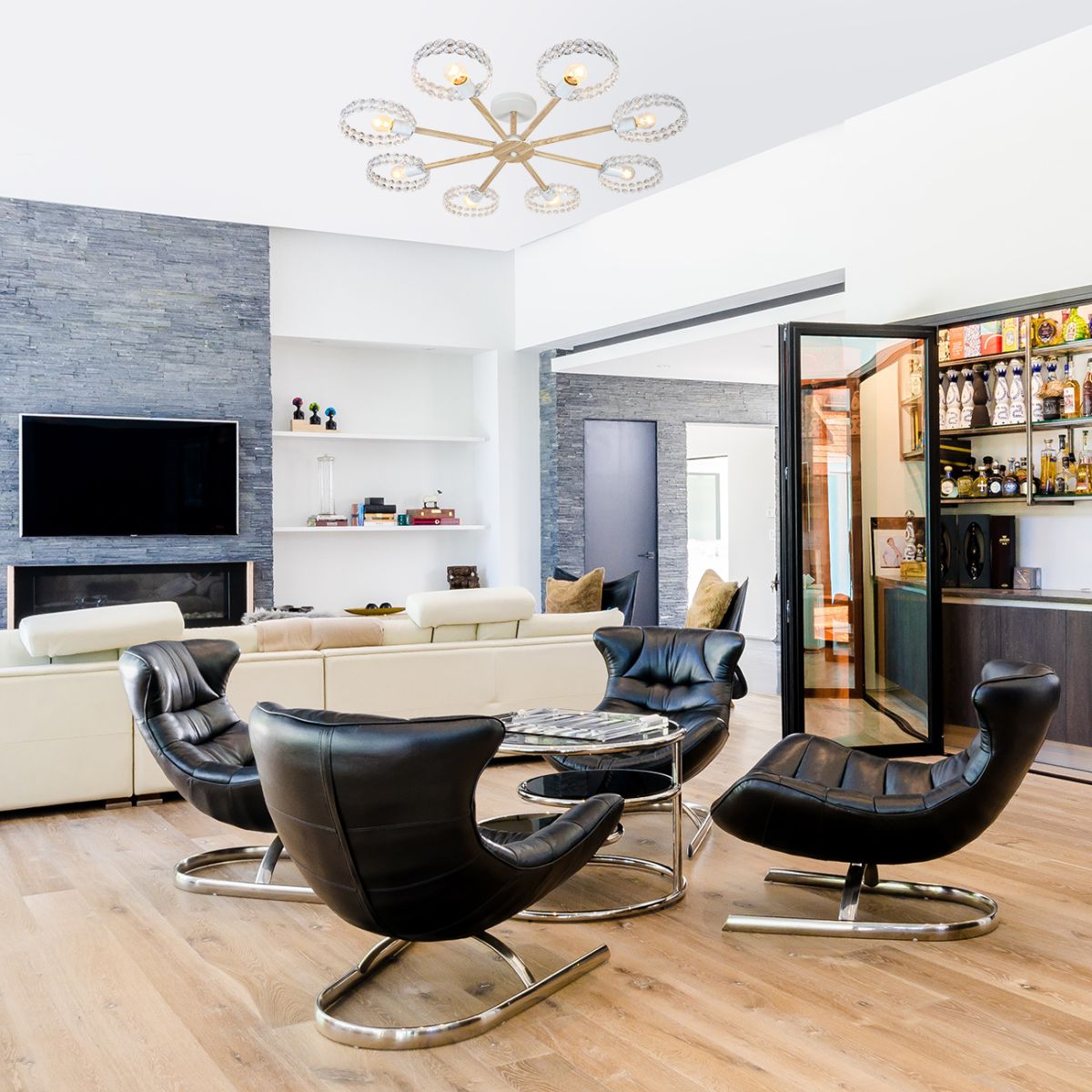 Люстра на штанге Escada Banjo 679/8P White