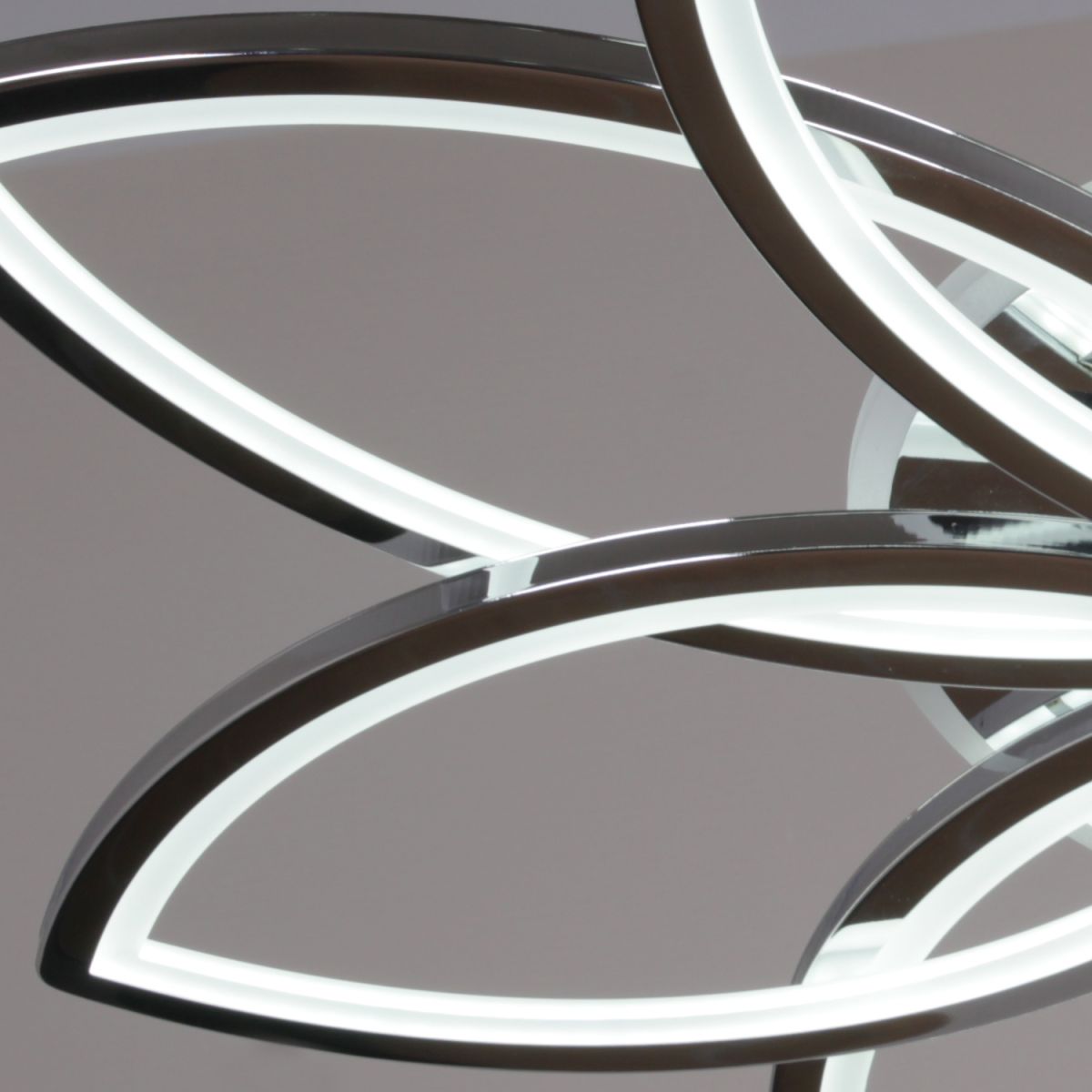 Потолочная люстра Reluce 09877-0.3-08 CR (RGB)