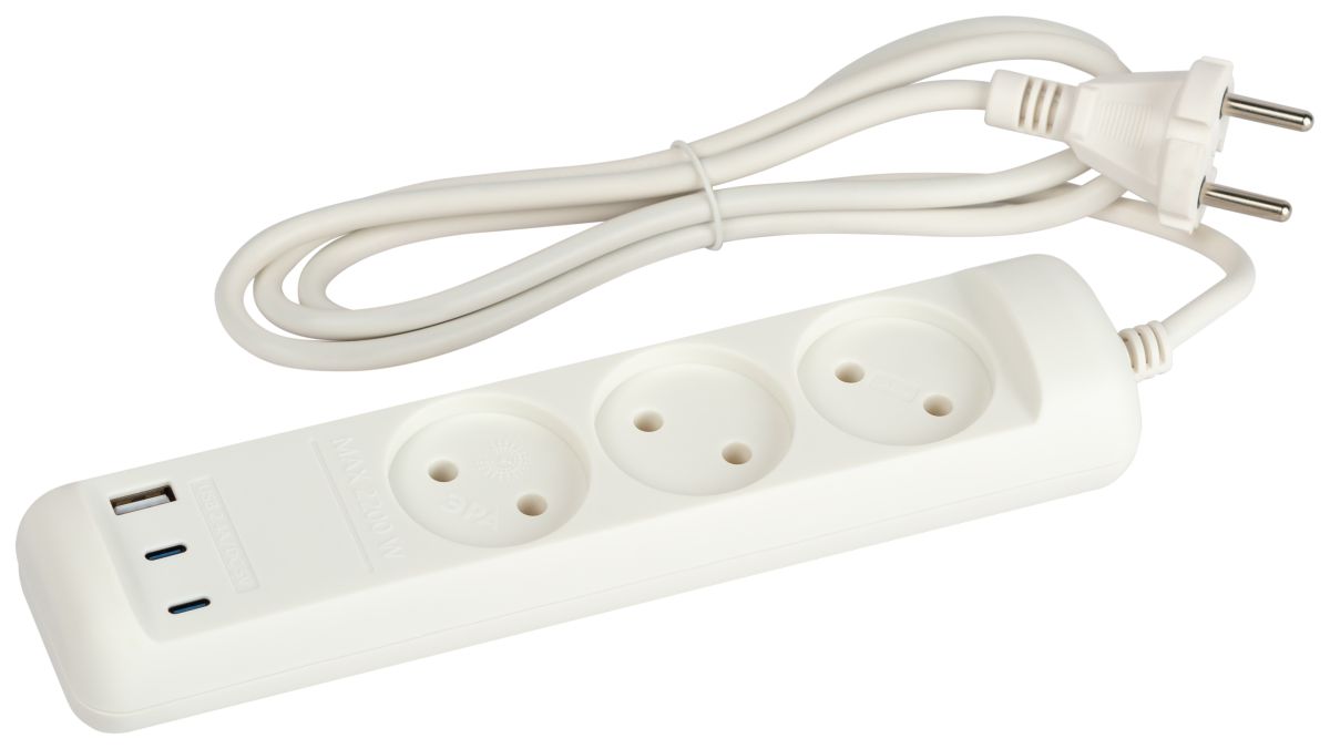 Удлинитель Эра U-3-1,5m-USB-W 3 розетки + 3xUSB A+C 1,5м 10А белый Б0069075
