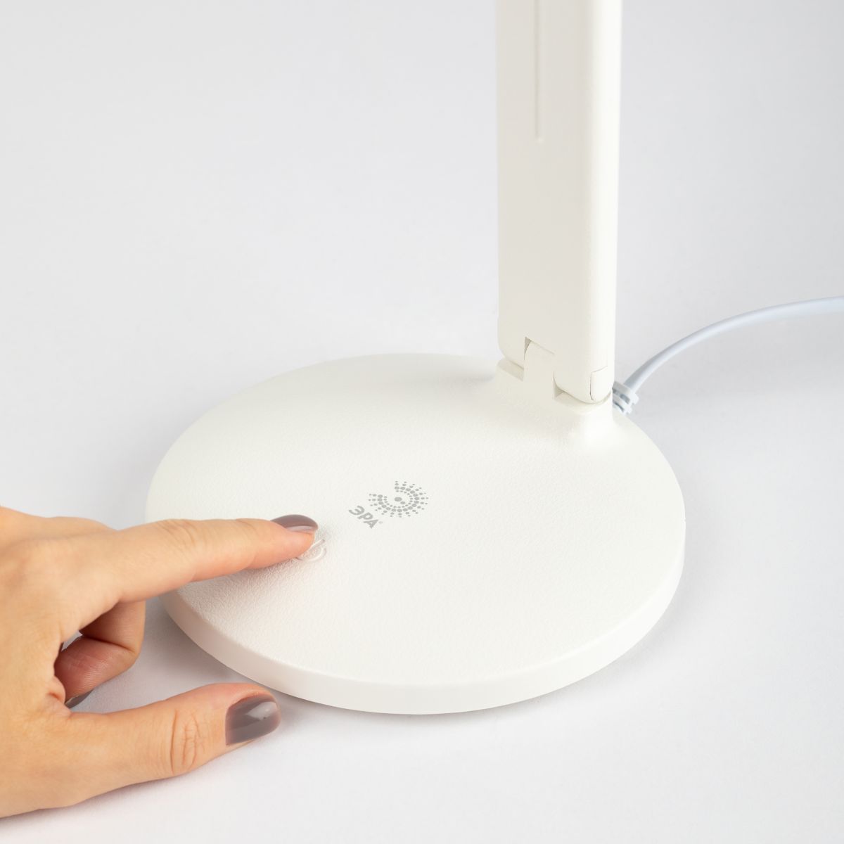 Настольная лампа Эра NLED-526-10W-W Б0068595