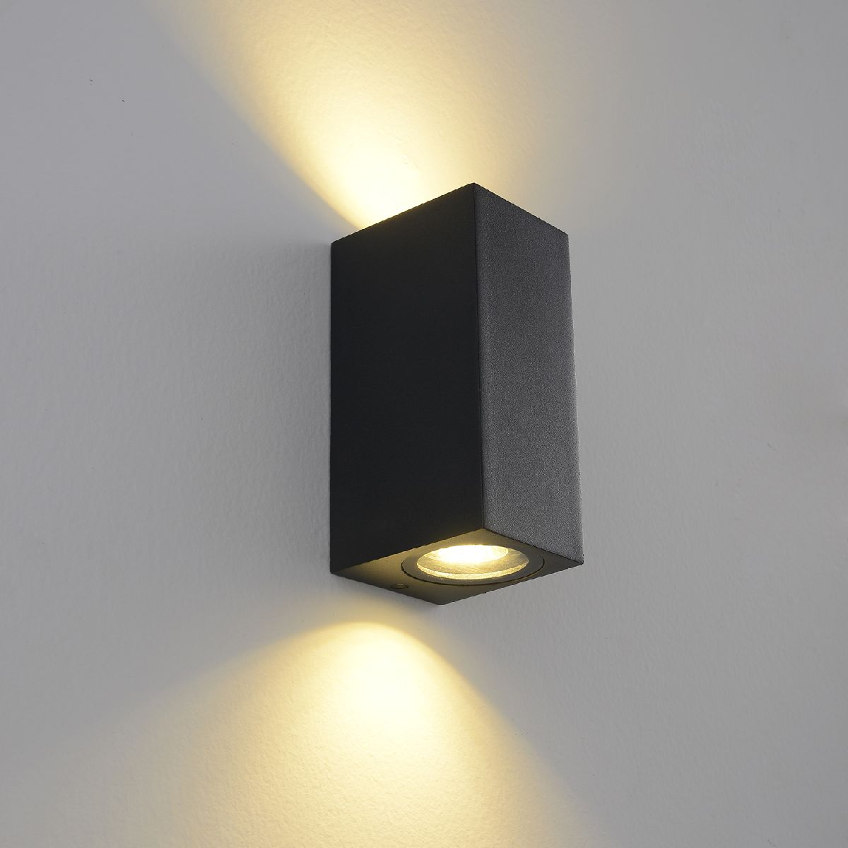 Уличный настенный светильник Crystal Lux CLT 528W2 BL Уличный настенный светильник Crystal Lux CLT 528W2 BL