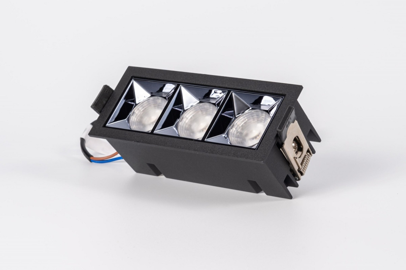 Встраиваемый светодиодный светильник Fiberli XL003-3T(W) 12130305 Встраиваемый светодиодный светильник Fiberli XL003-3T(W) 12130305