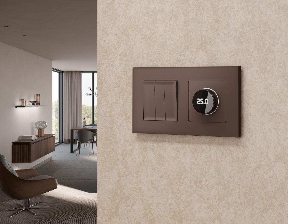 Лицевая панель Alfa (Темная бронза матовый) для терморегулятора теплого пола с цифровым дисплеем Quant Ambrella Volt AP6358