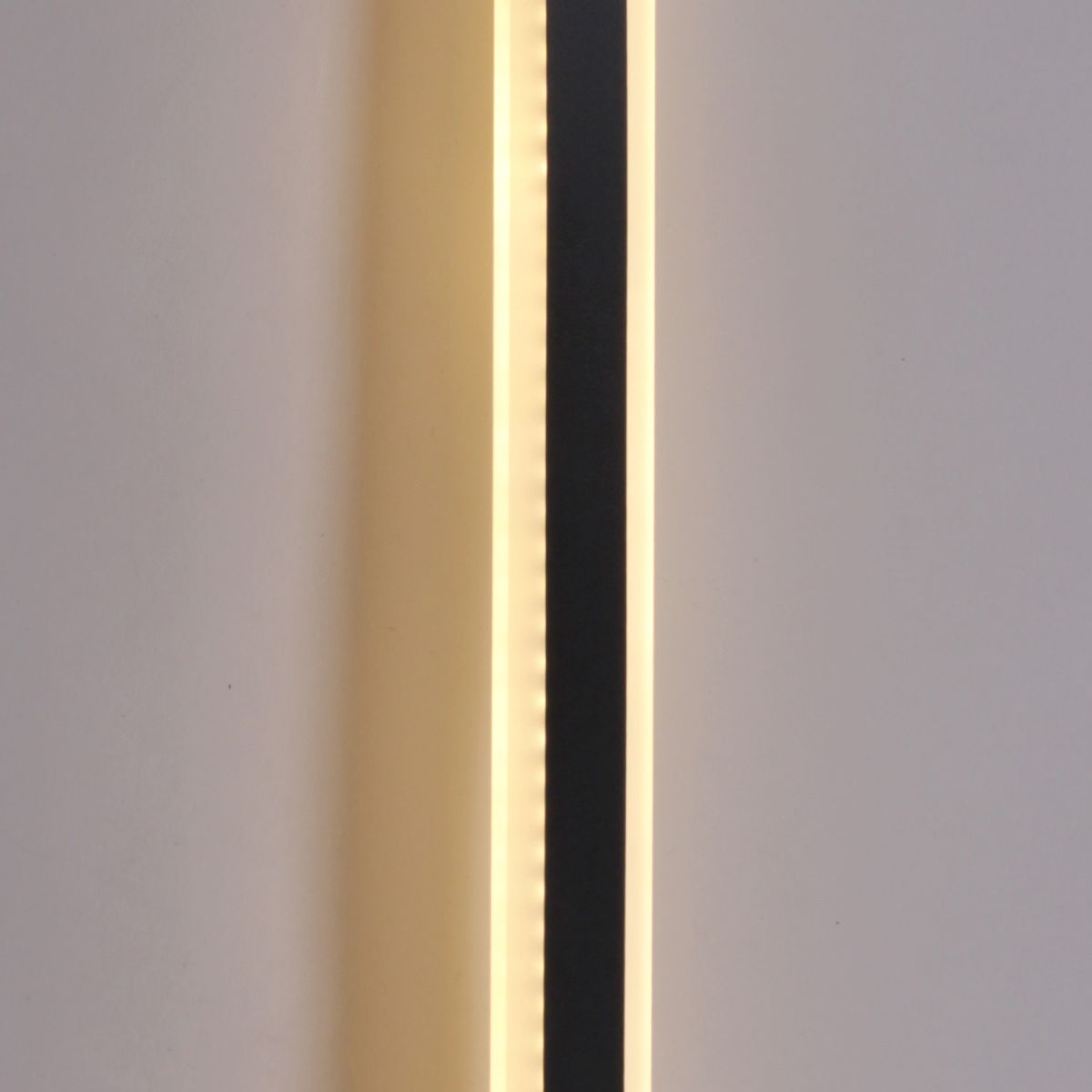 Настенный светильник Reluce 86230-9.2-001U LED35W BK