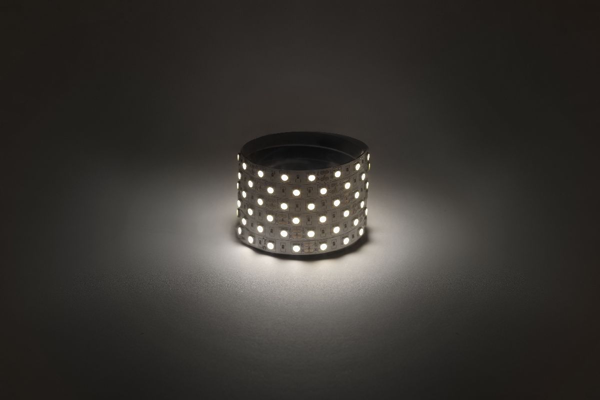 Светодиодная лента Эра 12В 5050 14,4Вт/м 4000K 5м IP20 LS5050-14,4-60-12-4000K-IP20-1 year-5m Б0053973 Светодиодная лента Эра 12В 5050 14,4Вт/м 4000K 5м IP20 LS5050-14,4-60-12-4000K-IP20-1 year-5m Б0053973