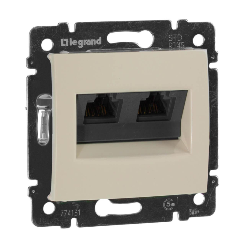 Розетка компьютерная 2хRJ45 Legrand Valena 5e кат UTP с захватами слоновая кость 774131