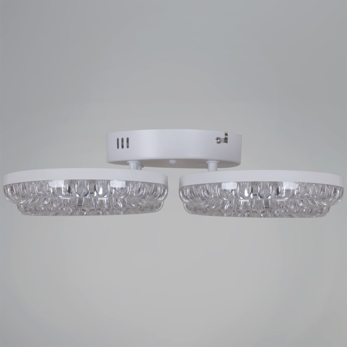 Потолочная люстра Reluce 09847-0.3-04A WH