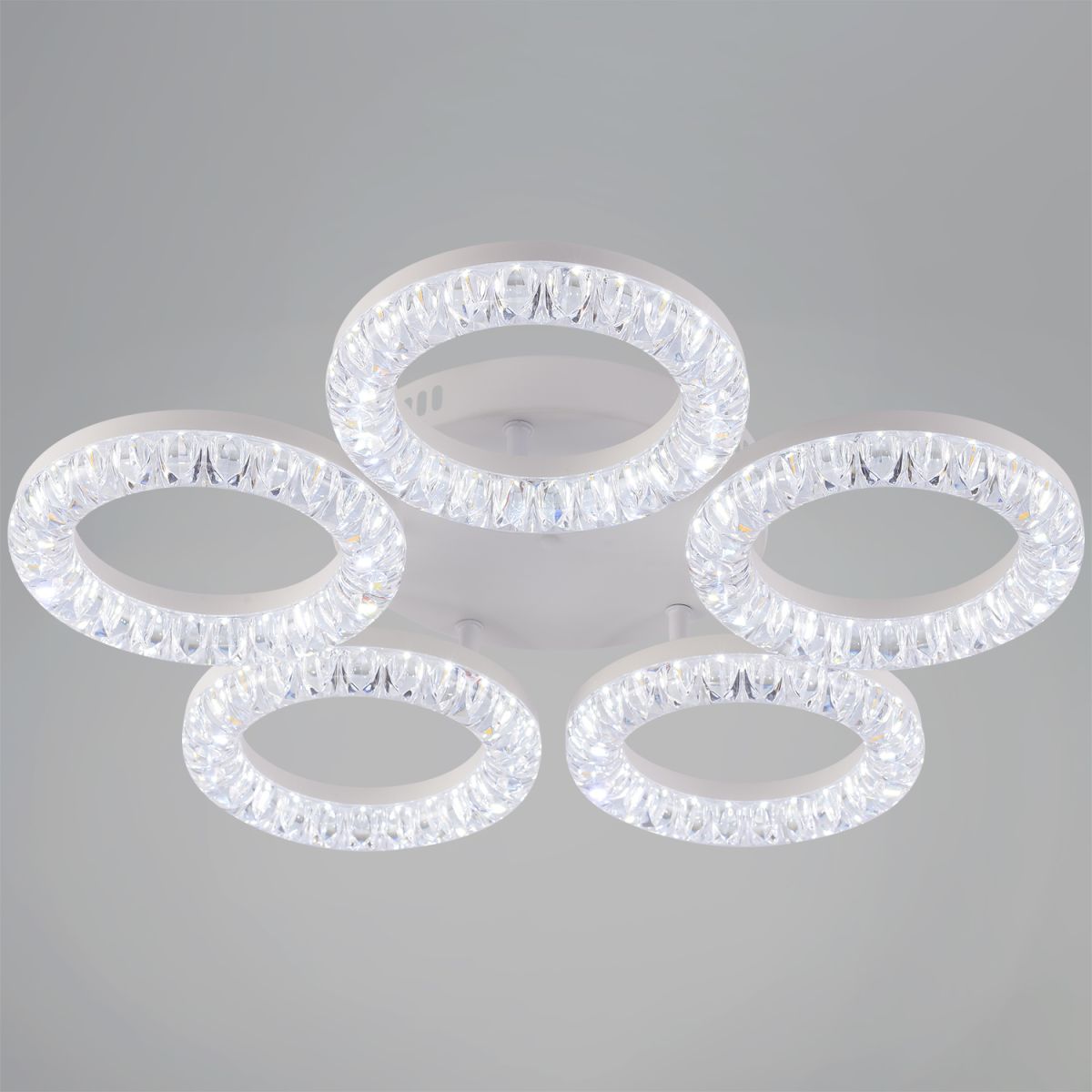 Потолочная люстра Reluce 09847-0.3-05A WH