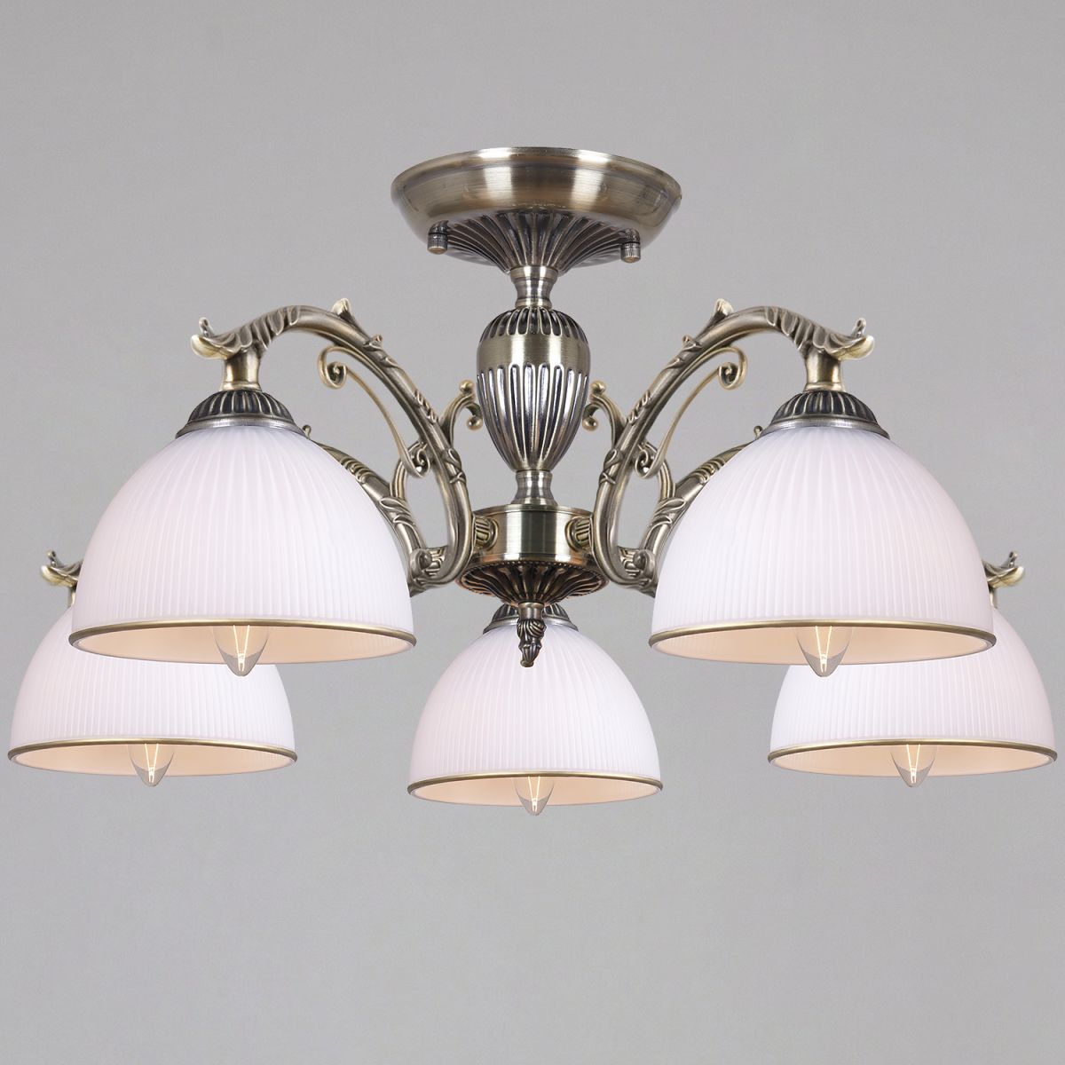 Потолочная люстра Reluce 19018-0.3-05