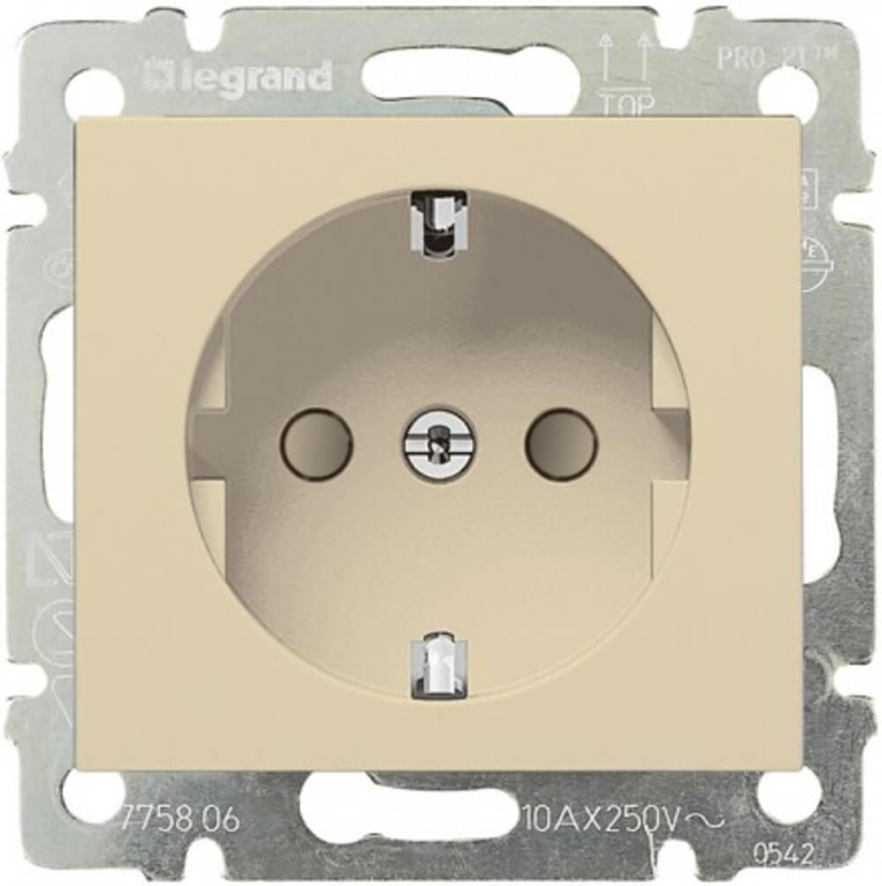 Розетка 2К+3 Legrand Valena 16A 250V с/з со шторками безвинтовой зажим слоновая кость 774122