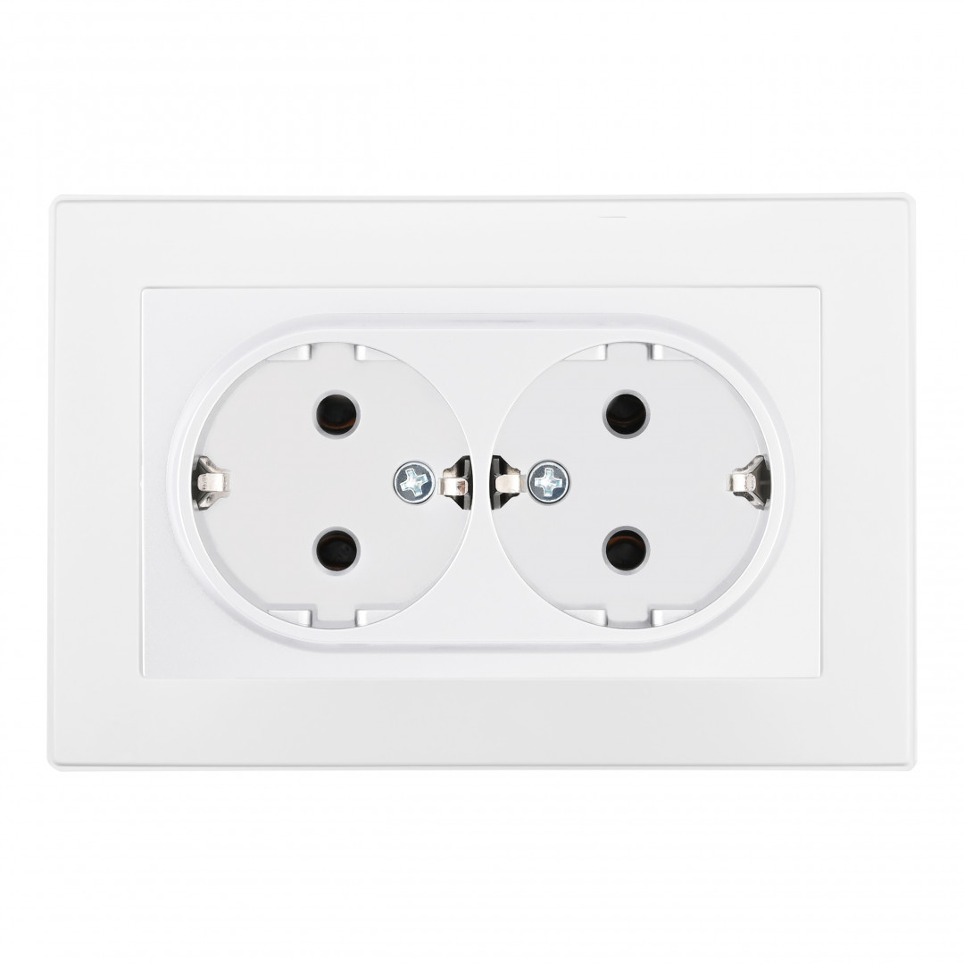 Розетка двойная с/з и шторками Arte Milano SET06-double-40-2 white