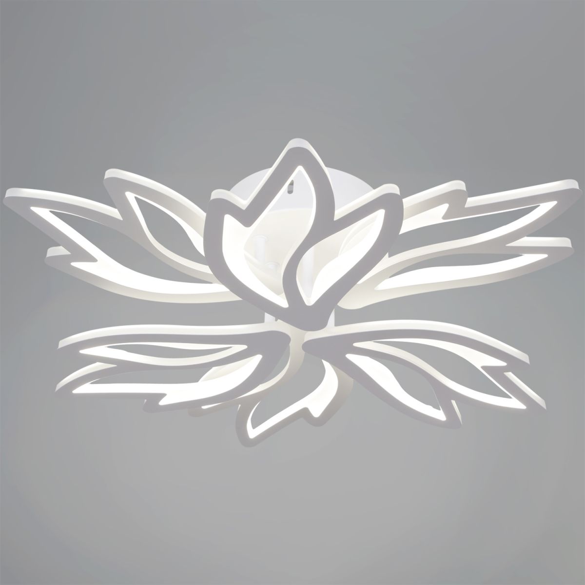 Потолочная люстра Reluce 09862-0.3-3+3 WH