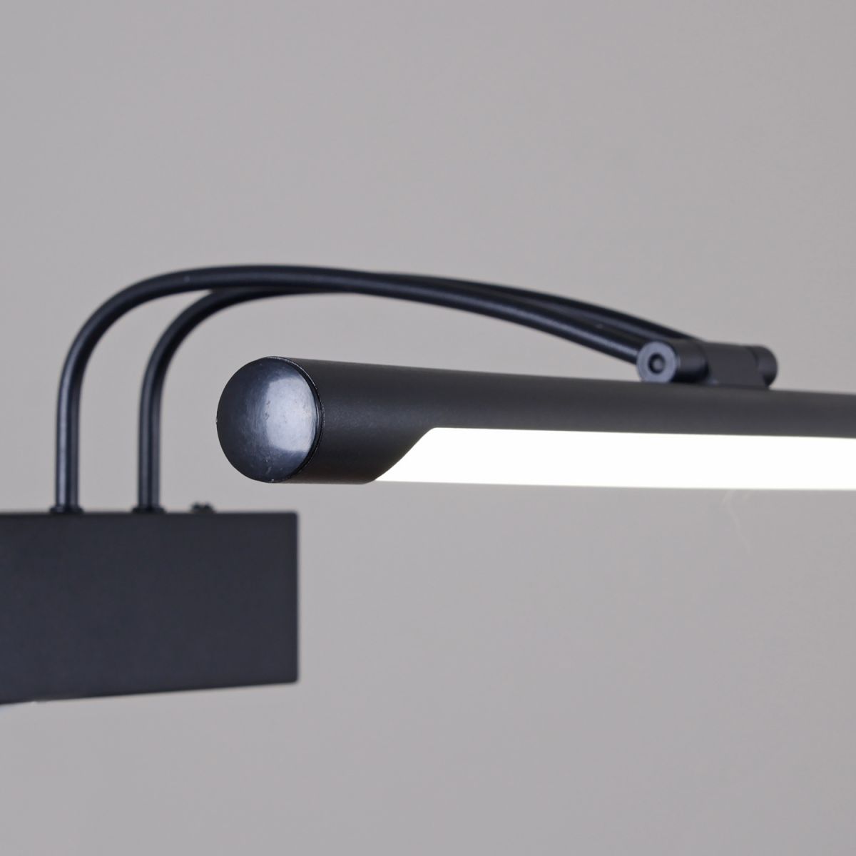 Подсветка для зеркал Reluce 06742-0.2-605