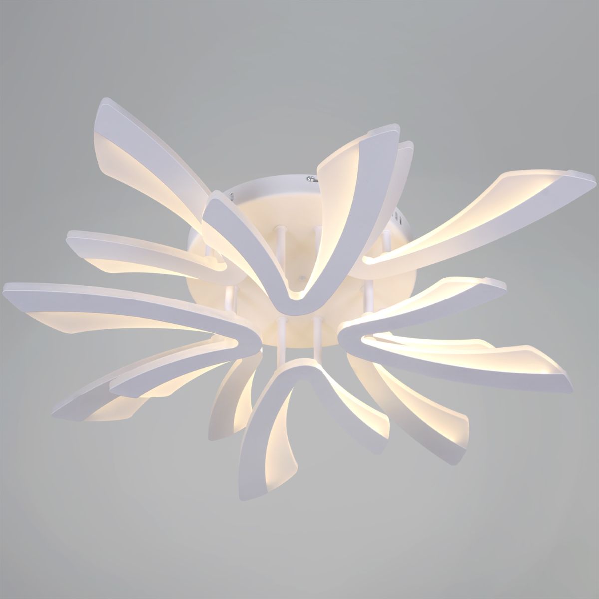 Потолочная люстра Reluce 59090-0.3-4+4 WH