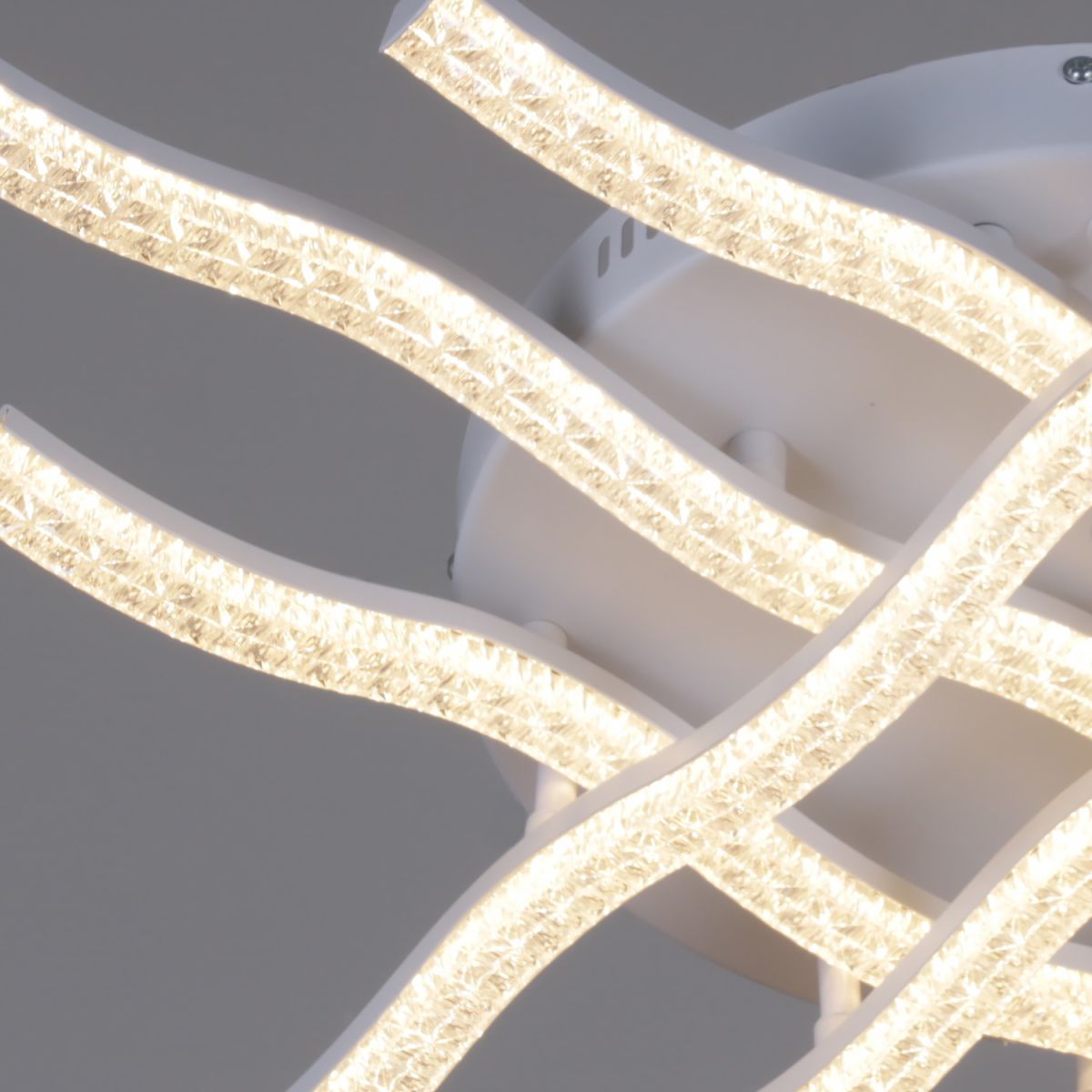 Потолочная люстра Reluce 74190-0.3-06 WH