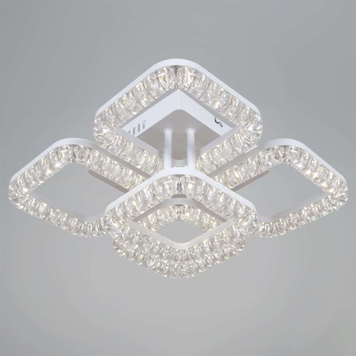 Потолочная люстра Reluce 09848-0.3-4+1A WH