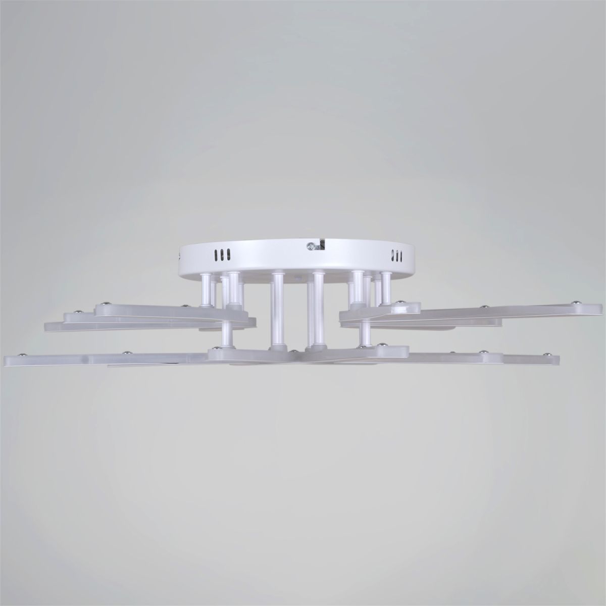Потолочная люстра Reluce 59090-0.3-4+4 WH