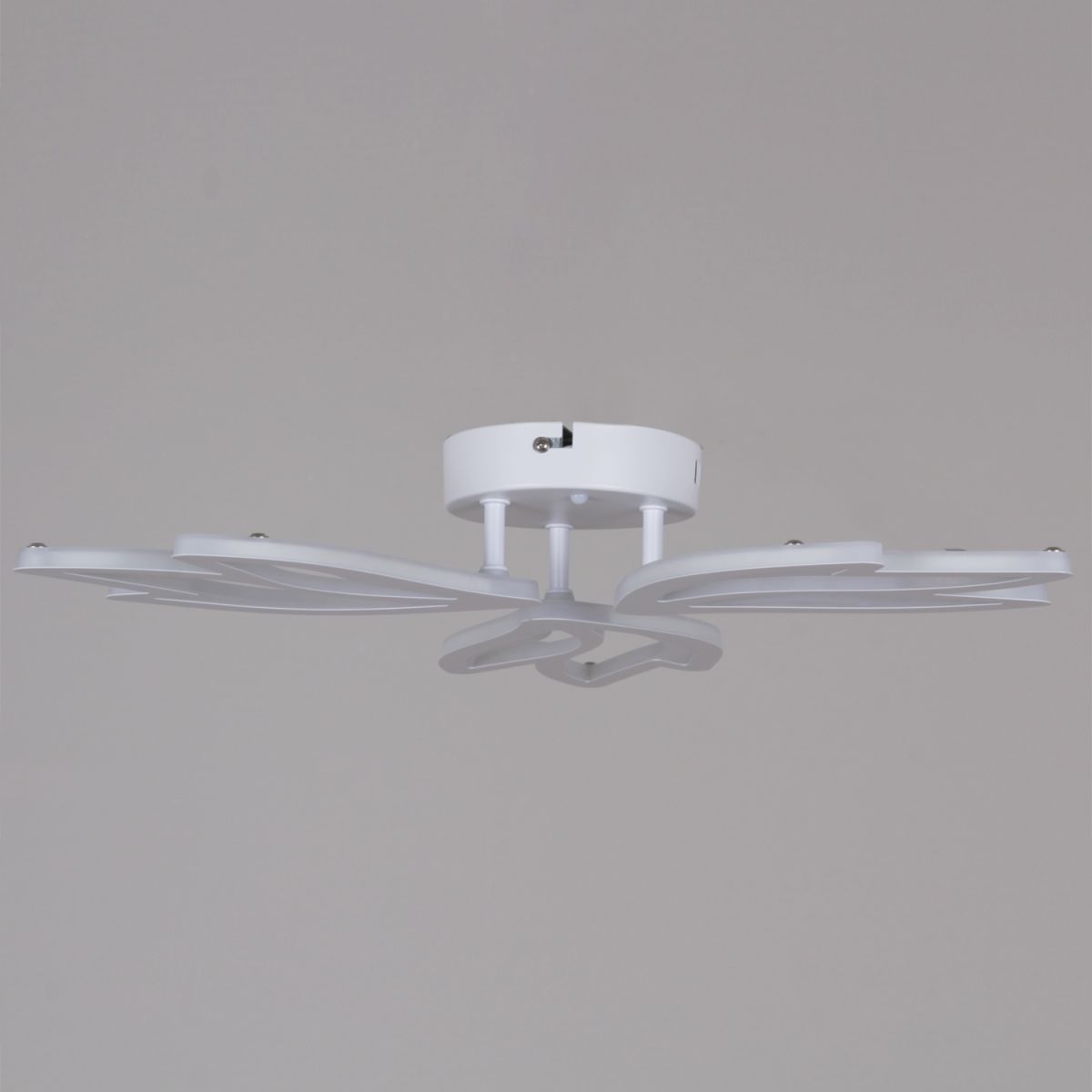 Потолочная люстра Reluce 09862-0.3-03 WH