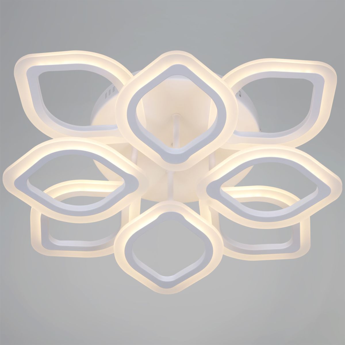 Потолочная люстра Reluce 10320-0.3-4+4S WH