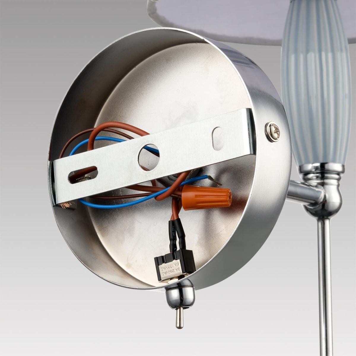Бра Lumion Classi Karmen 8279/1W Бра Lumion Classi Karmen 8279/1W