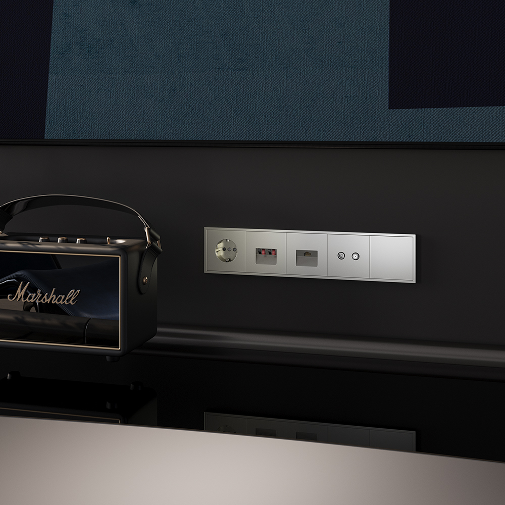 Розетка со шторками Voltum S70 VLS040204 (шелк)