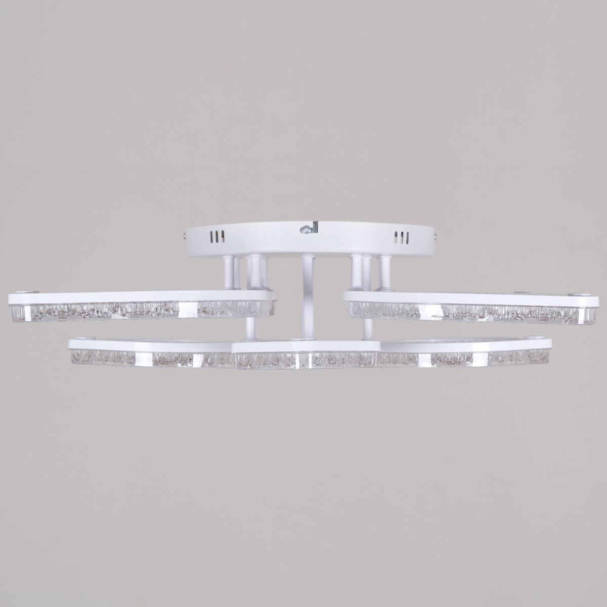 Потолочная люстра Reluce 69290-0.3-4+4 WH