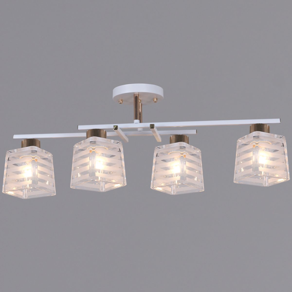 Потолочная люстра Reluce 09260-0.3-04 WH+FG