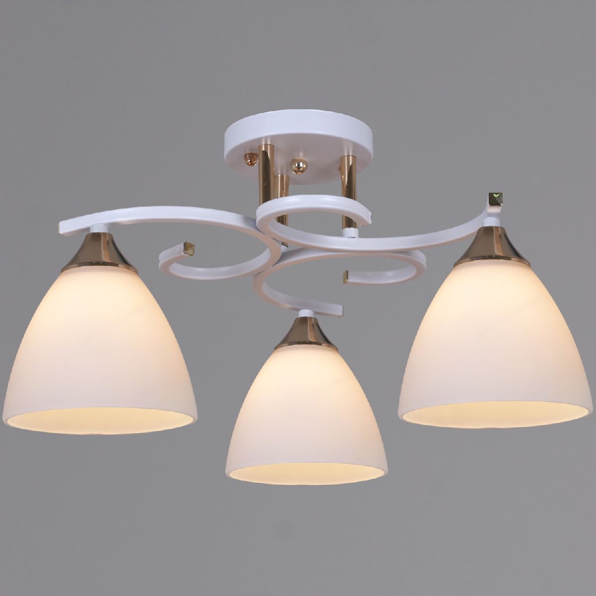 Потолочная люстра Reluce 05009-0.3-03 WH+FG Потолочная люстра Reluce 05009-0.3-03 WH+FG