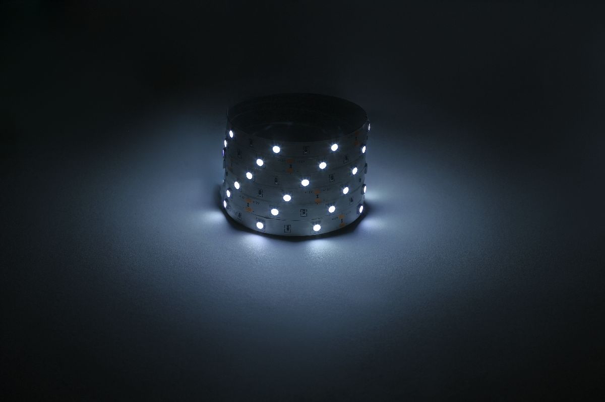 Светодиодная лента Эра 12В 5050 7,2Вт/м 6500K 5м IP20 LS5050-7,2-30-12-6500K-IP20-1 year-5m Б0059917 Светодиодная лента Эра 12В 5050 7,2Вт/м 6500K 5м IP20 LS5050-7,2-30-12-6500K-IP20-1 year-5m Б0059917