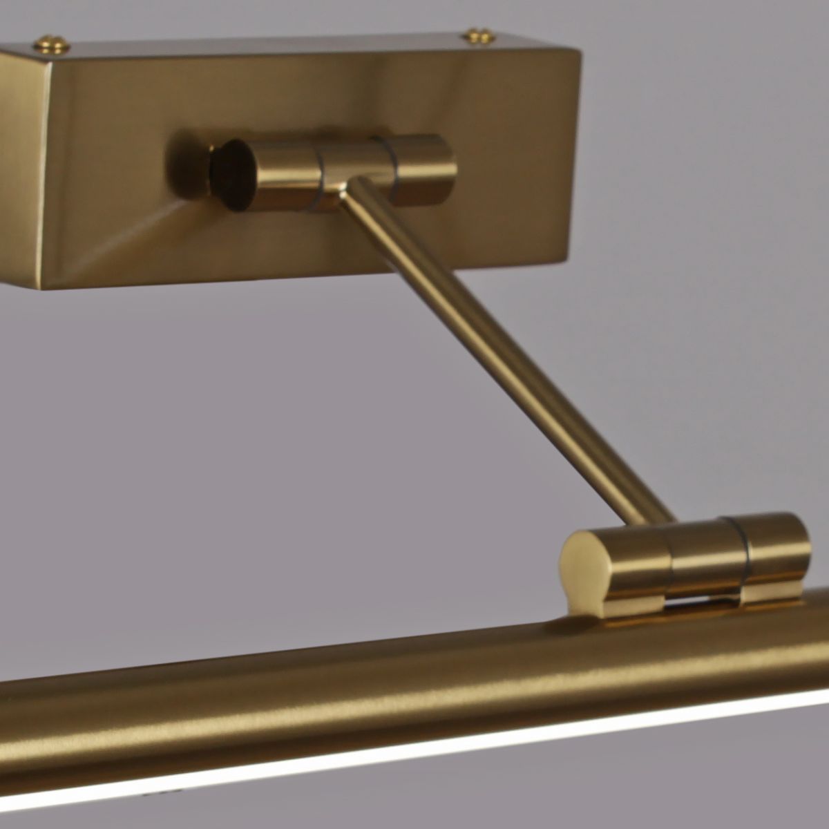 Подсветка для зеркал Reluce 06738-0.2-460