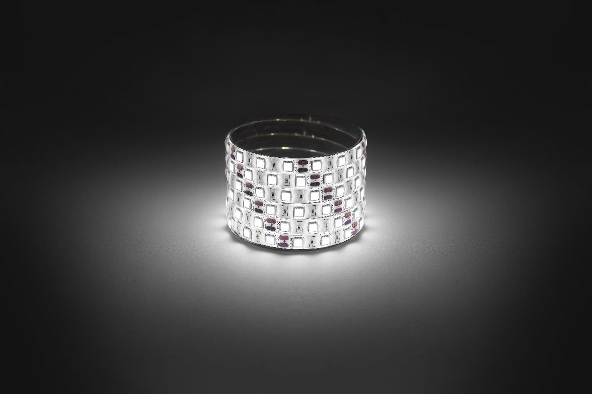 Светодиодная лента Эра 12В 5050 14,4Вт/м 4000K 5м IP65 LS5050-14,4-60-12-4000K-IP65-1 year-5m Б0059913 Светодиодная лента Эра 12В 5050 14,4Вт/м 4000K 5м IP65 LS5050-14,4-60-12-4000K-IP65-1 year-5m Б0059913