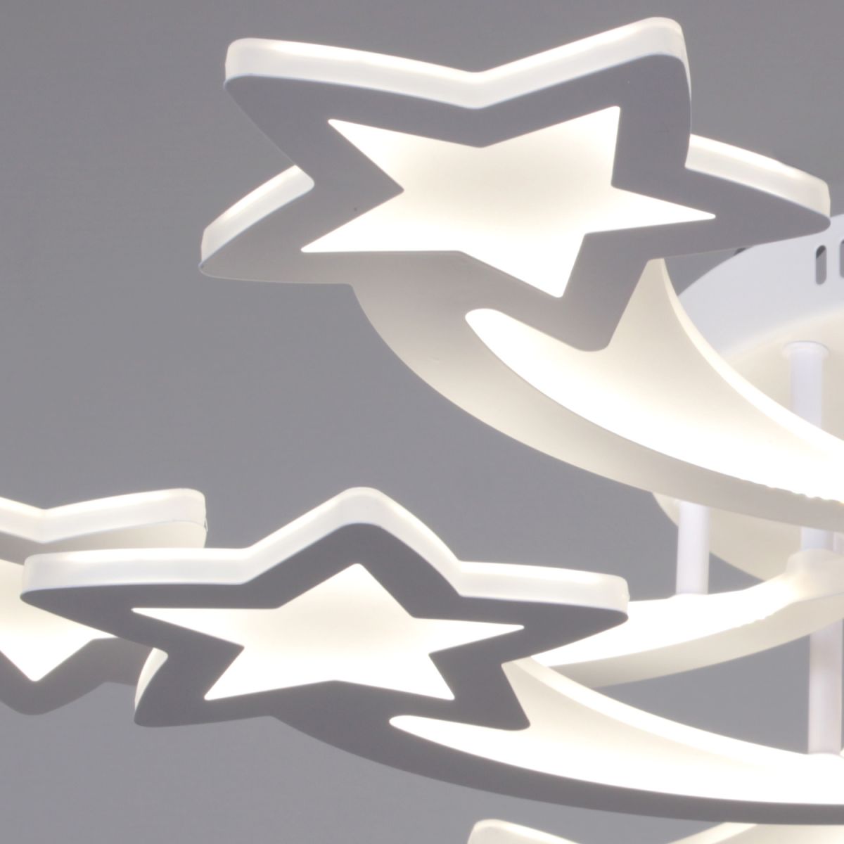 Потолочная люстра Reluce 01150-0.3-6+3 WH